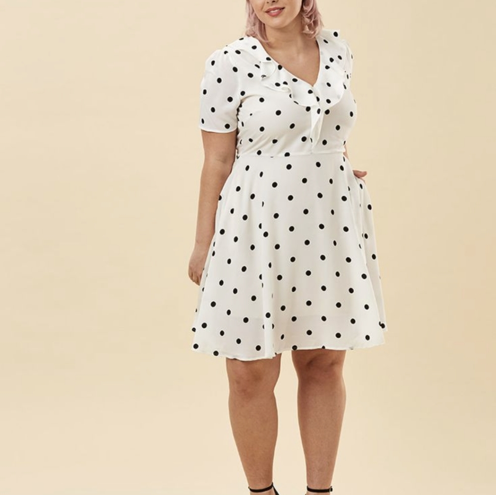 NWOT Joanie Clothing Tea Dress w Pockets size 10 / 12